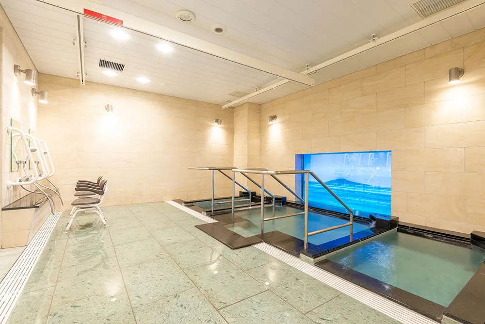 85インチ大画面テレビのある大浴場