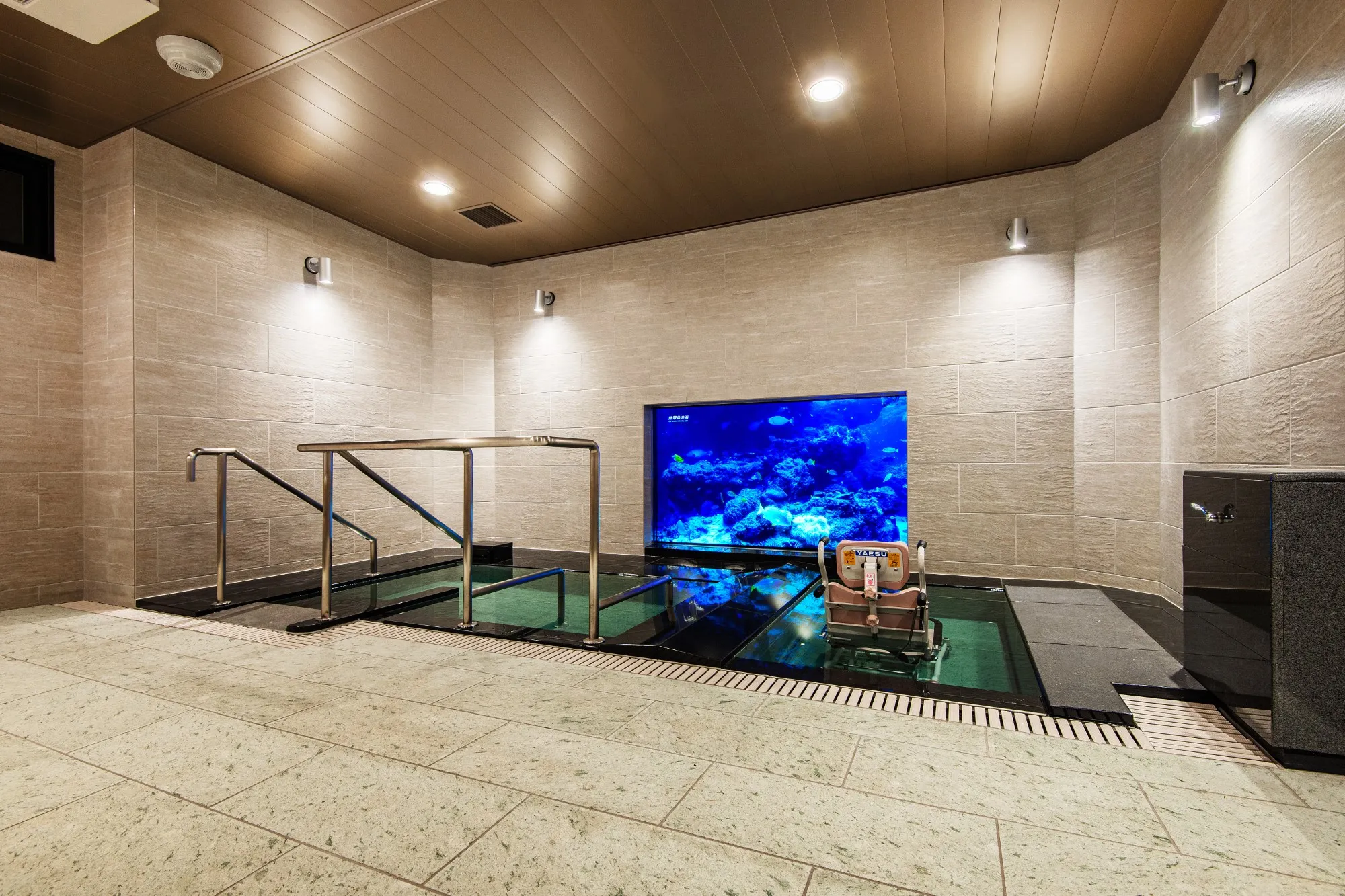 85インチ大画面テレビのある大浴場