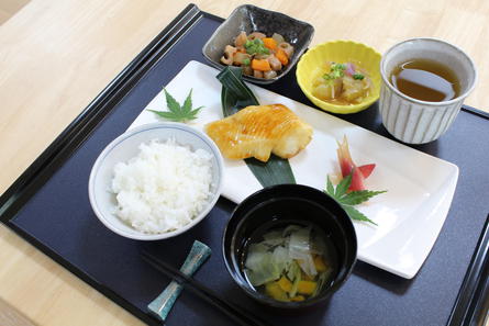 ★４カレイの西京焼き　根菜の煮物　茄子の焼き浸し　ご飯　清まし汁　　　.JPG