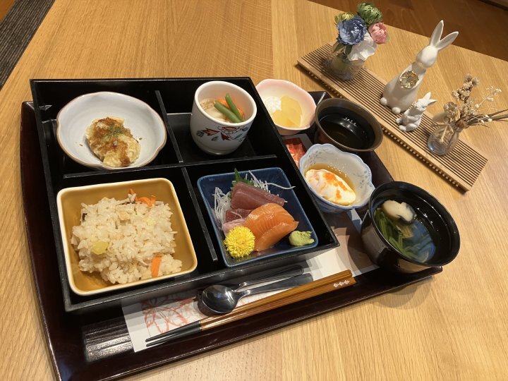 10月のお誕生日メニューのご紹介　〜季節御膳とお芋たっぷりさつまいもケーキ〜