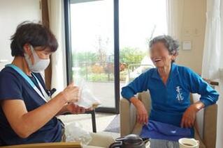 Today's "Life Focus"/「草、抜いてもいいかね？」