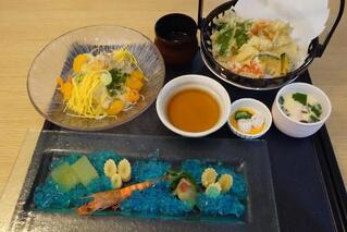 小豆島伝統の手延べそうめんで涼やかに
