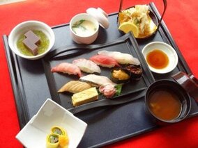 大好評！お寿司食べ放題！