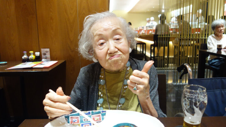 お気に入りのお寿司屋さんで、大好きな握り寿司に舌鼓！　