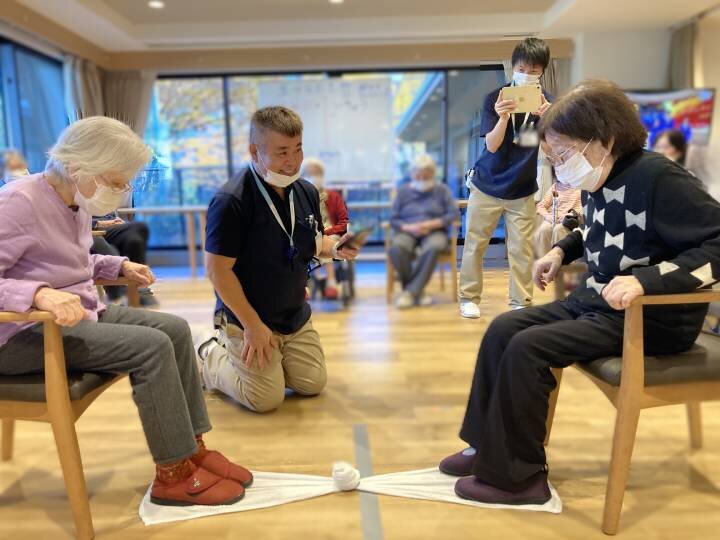 リハビリゲームで下肢筋力アップ！