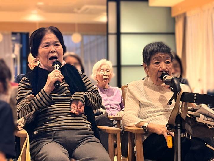 歌声響く！人気アクティビティ「カラオケ」の魅力