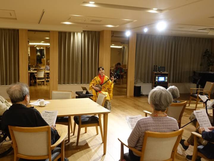 沖縄の風を届ける音色 　～三線演奏会～