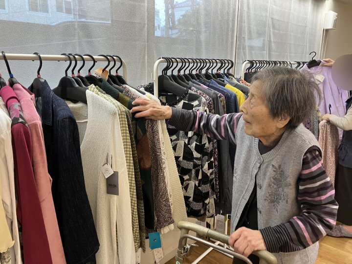 春服を選ぶ楽しみ　〜移動洋服販売〜