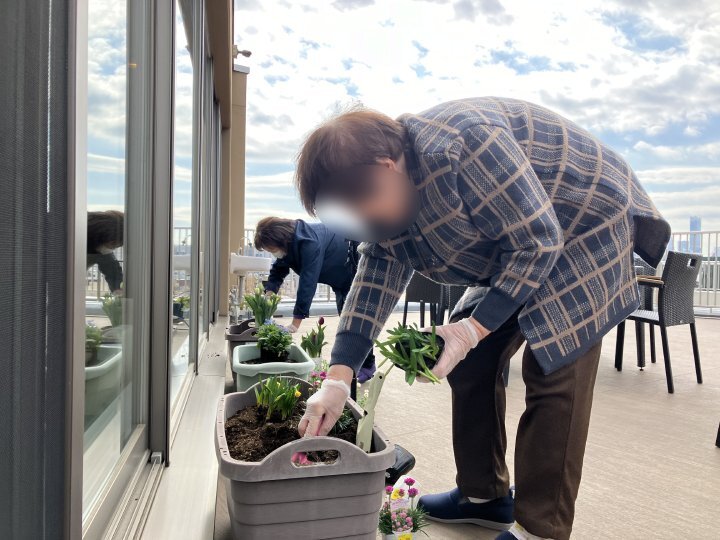 緑あふれる屋上へ