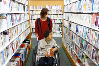 図書館で本探し（2019年7月）Life Focus Days