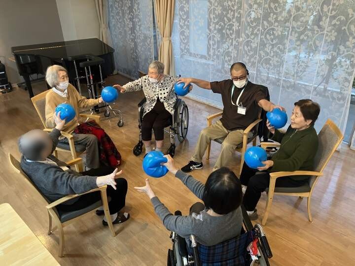 楽しさも追求しながら　～Kスタッフのリズム体操～