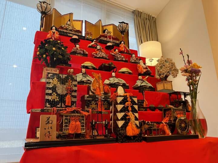 桃の節句を彩るひととき　～ひな人形の飾りつけ～