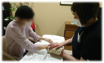 皆さまの、凝りもこころもほぐします ~『ハンドマッサージ』~