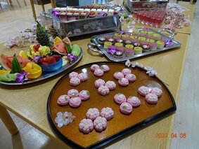 ようこそ!『スプリングティーパーティーへ』 ~スイーツバイキングを開催しました~
